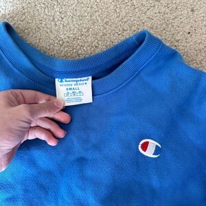 champion crewneck size small
